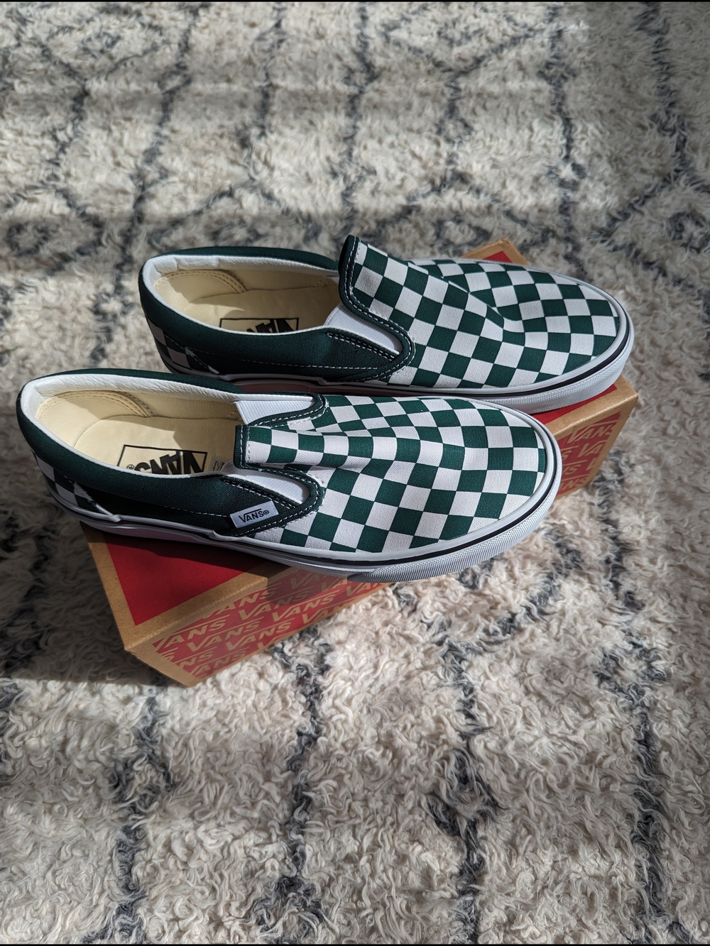 NIB- Vans Classic Checkerboard Slip-On Size 7M, 8.5W - Picture 3 of 7